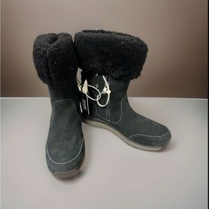 UGG Black Winter Boots with Fur Trim